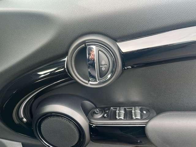 �h�A�ƃE�B���h�E�̃��b�N�{�^�����t���Ă���̂ŁA�㕔���Ȃɂ��q�l����Ԃ��Ă����S�ł��I