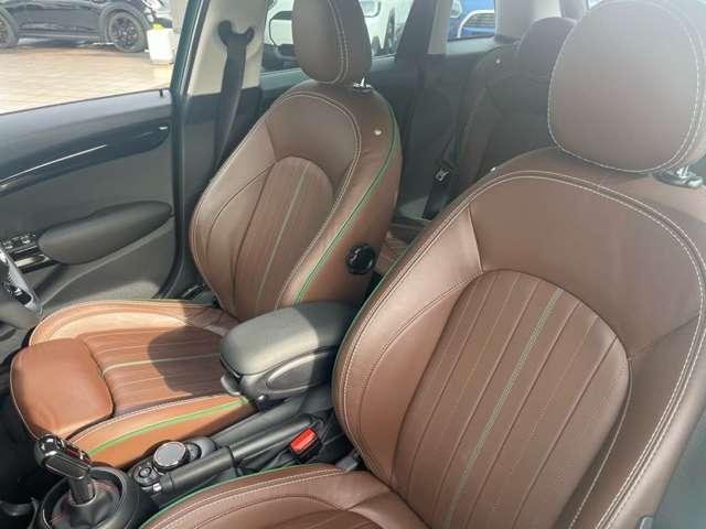 �V�[�g�́A�ւ���E�j��Ȃǂ��Ȃ��A�L���C�ȏ�Ԃł��I�U�O���N�L�O��p���U�[�V�[�g