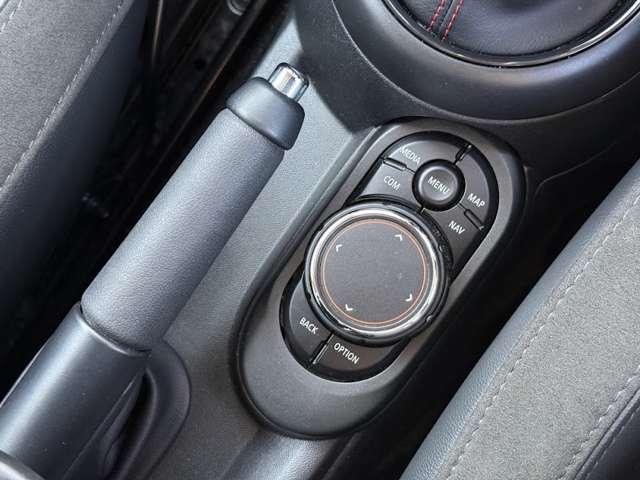 ＭＩＮＩ クーパーＳ　ナビ・ＥＴＣ・ＡＣＣ・シートヒーター・パドルシフト・ハーマンカードンスピーカー・レザーシート（33枚目）