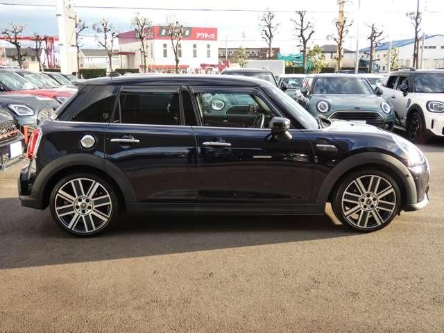 ＭＩＮＩ クーパーＳ　ミニ・ユアーズ・トリム　認定中古車・ナビ・アクティブクルーズコントロール・シートヒーター・純正ホイール・レザーシート・スマホ充電（13枚目）