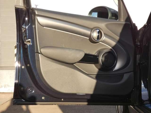 ＭＩＮＩ クーパーＳ　ミニ・ユアーズ・トリム　認定中古車・ナビ・アクティブクルーズコントロール・シートヒーター・純正ホイール・レザーシート・スマホ充電（48枚目）