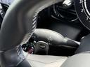 ウィンカーレバーとワイパーレバーが国産車とは左右逆になります!