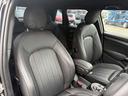 MINIのシートは、人間工学に基づいて設計され、ロングドライブ時の快適さもさる事ながら、スポーティーなドライビング時にも、より的確に身体をサポートします。