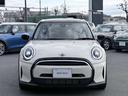 ＭＩＮＩ クーパーＤ　クラシック・トリム　ミニクーパーＤ５ドア・プレミアムプラスＰＫＧ・アップルカープレイ・クルコン・ＥＴＣ・シートヒーター・１６インチ純正ホイール（5枚目）