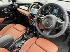 ����ѥͼ���ϡ��ͣɣΣɤ��Τʤ���Υǥ������Ƨ�����Ĥġ��߷��Υ��󥿡��ǥ����ץ쥤�ʤɤ��������졢����Ū�ʻž夬��ˡ� 3