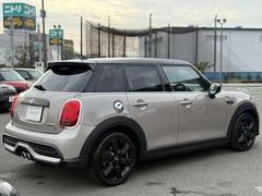 ����������ǥ����顼�ˤƥ��ƥʥ󥹤ʤɤ���ǽ���ݾ��դ�ǧ����ż֤Ȥʤ�ޤ������������ܤˤ⤪���������Ǽ�����˹Ԥ���������ޤ�Ǽ�֡�����Ǽ�֡ˤ������ޤ��� 2