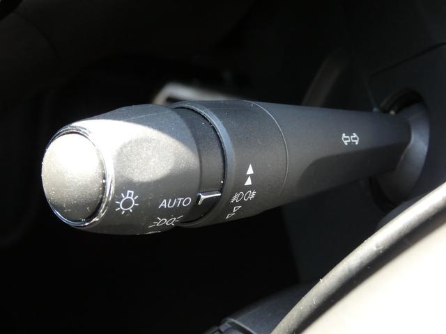 Ｃ５エアクロス プラグインハイブリッド　正規認定中古車　保証整備付　弊社代車　ＥＴＣ　バックカメラ　電動シート　衝突軽減ブレーキ　アイドリングストップ　障害物ソナー　レーンキープ　アクティブクルコン　ＬＥＤライト　純正ホイール　サンルーフ（9枚目）