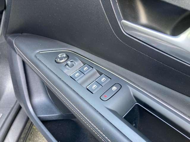 ３００８ ＧＴ　ブルーＨＤｉ　ナッパレザーシート　純正ナビ　ドラレコ（16枚目）