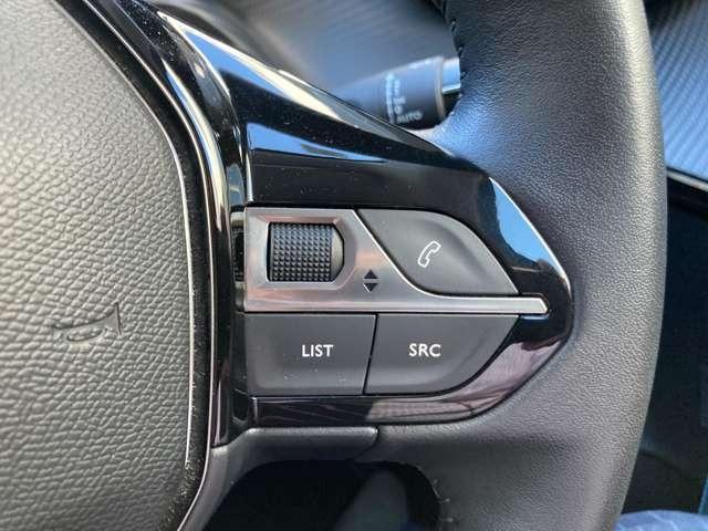 オーディオ操作もステアリングで出来ます