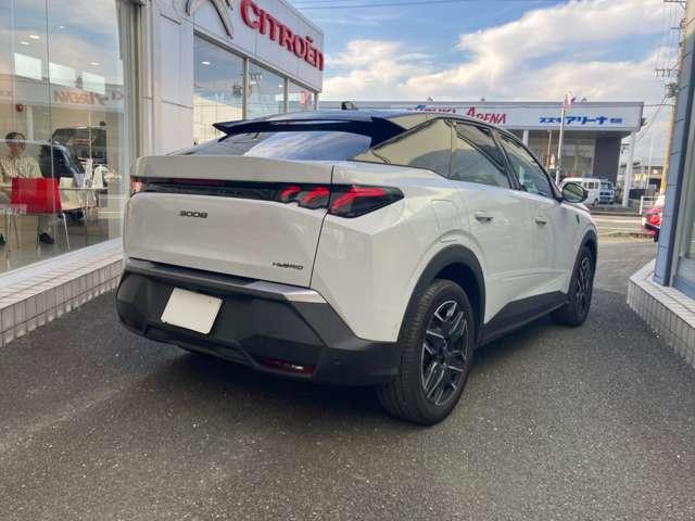 ＧＴ　アルカンタラパッケージ　ハイブリッド　弊社デモカー　新車保証継承２０２８年７月まで　ＥＴＣ　ＡＣＣ　ＬＥＤヘッドライト　１９インチ純正ＡＷ　アップルカープレイ＆アンドロイドオート　電動テールゲート（画像3）