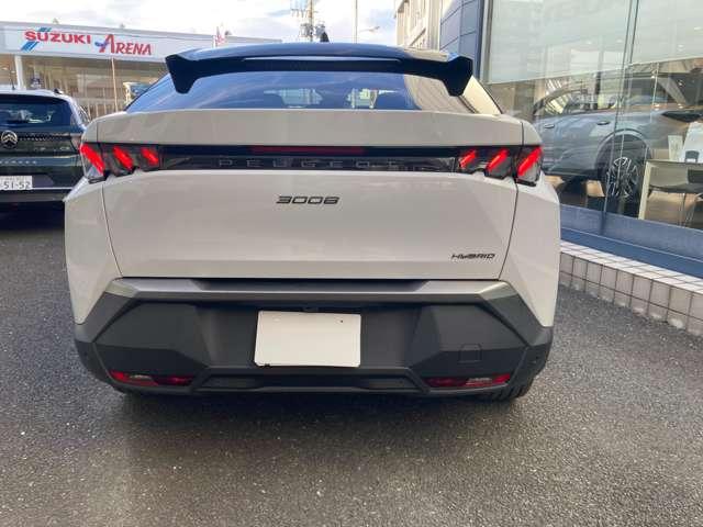 ＧＴ　アルカンタラパッケージ　ハイブリッド　弊社デモカー　新車保証継承２０２８年７月まで　ＥＴＣ　ＡＣＣ　ＬＥＤヘッドライト　１９インチ純正ＡＷ　アップルカープレイ＆アンドロイドオート　電動テールゲート（画像4）