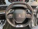 プジョーならではの小径ステアリング