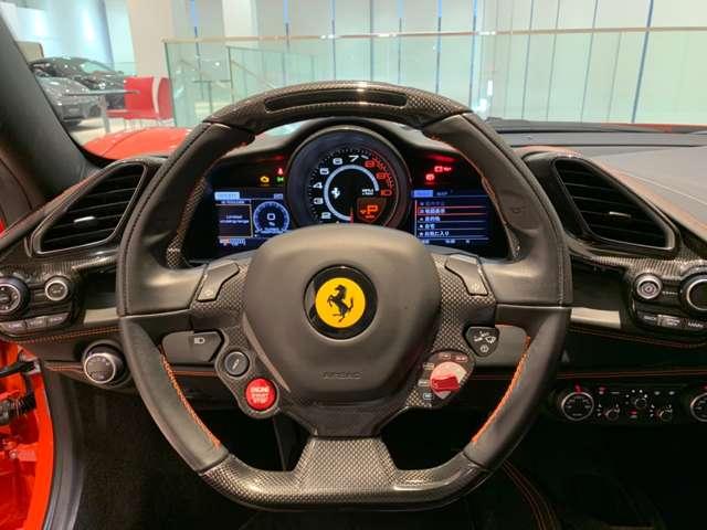４８８ＧＴＢ 　Ｆ１　ＤＣＴ　ＲｏｓｓｏＤｉｎｏ　ＬＥＤ付カーボン　Ｆプロテクション　２０インチ鍛造ダークペイントＡＷ　ゴールドブレーキキャリパー　スクーデリアフェラーリフェンダーエンブレム（6枚目）