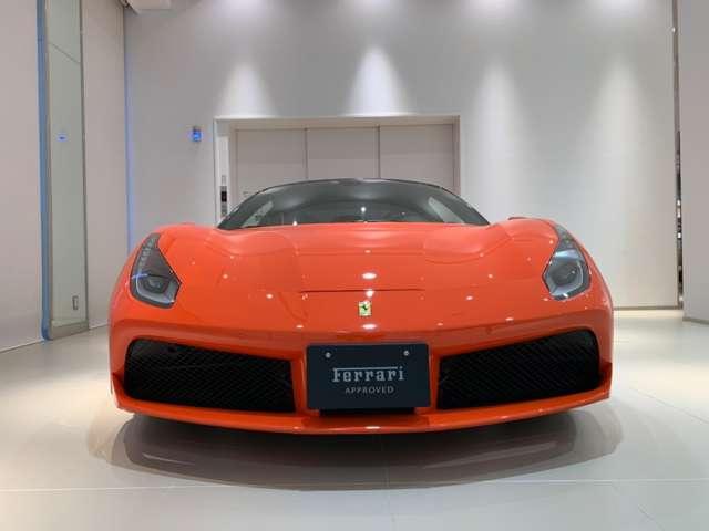 ４８８ＧＴＢ 　Ｆ１　ＤＣＴ　ＲｏｓｓｏＤｉｎｏ　ＬＥＤ付カーボン　Ｆプロテクション　２０インチ鍛造ダークペイントＡＷ　ゴールドブレーキキャリパー　スクーデリアフェラーリフェンダーエンブレム（11枚目）