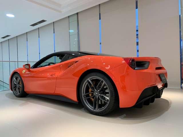 ４８８ＧＴＢ 　Ｆ１　ＤＣＴ　ＲｏｓｓｏＤｉｎｏ　ＬＥＤ付カーボン　Ｆプロテクション　２０インチ鍛造ダークペイントＡＷ　ゴールドブレーキキャリパー　スクーデリアフェラーリフェンダーエンブレム（19枚目）