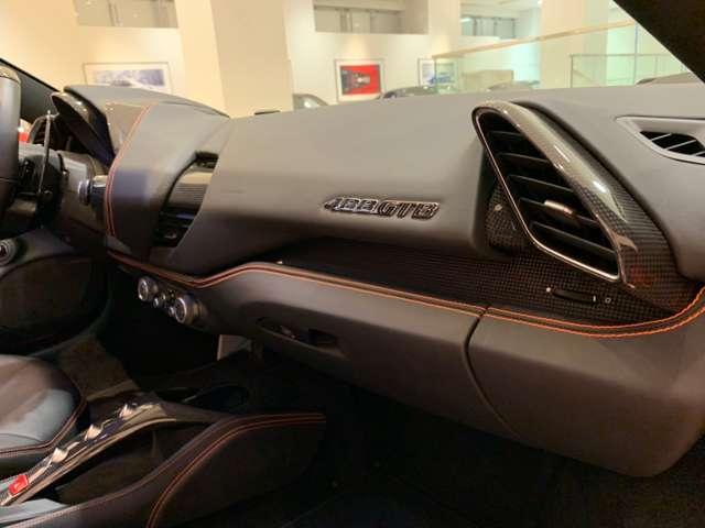 ４８８ＧＴＢ 　Ｆ１　ＤＣＴ　ＲｏｓｓｏＤｉｎｏ　ＬＥＤ付カーボン　Ｆプロテクション　２０インチ鍛造ダークペイントＡＷ　ゴールドブレーキキャリパー　スクーデリアフェラーリフェンダーエンブレム（45枚目）