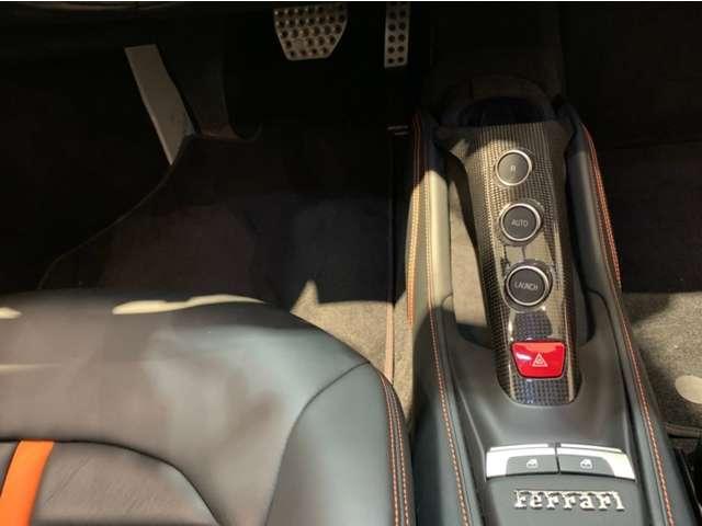 ４８８ＧＴＢ 　Ｆ１　ＤＣＴ　ＲｏｓｓｏＤｉｎｏ　ＬＥＤ付カーボン　Ｆプロテクション　２０インチ鍛造ダークペイントＡＷ　ゴールドブレーキキャリパー　スクーデリアフェラーリフェンダーエンブレム（47枚目）