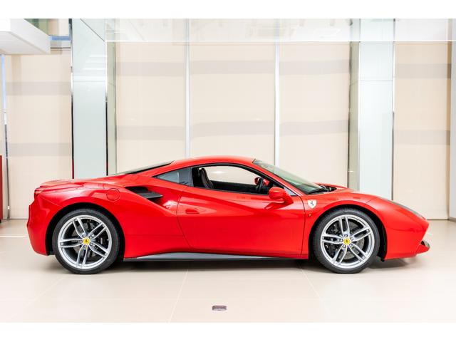 488GTB F1 DCT 認定中古車エクステリアフルカーボン(5枚目)