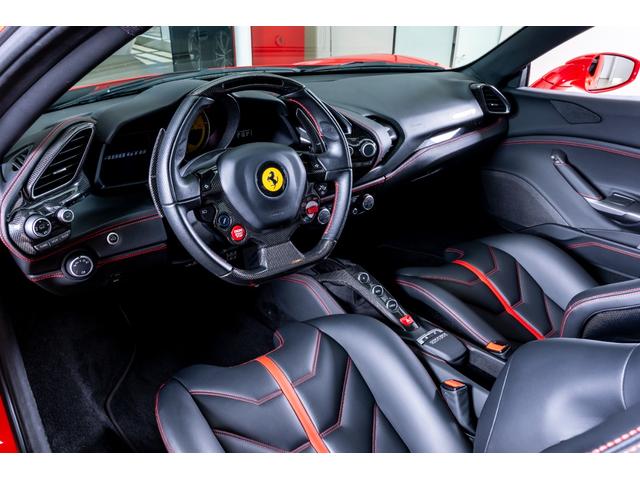 488GTB F1 DCT 認定中古車エクステリアフルカーボン(19枚目)