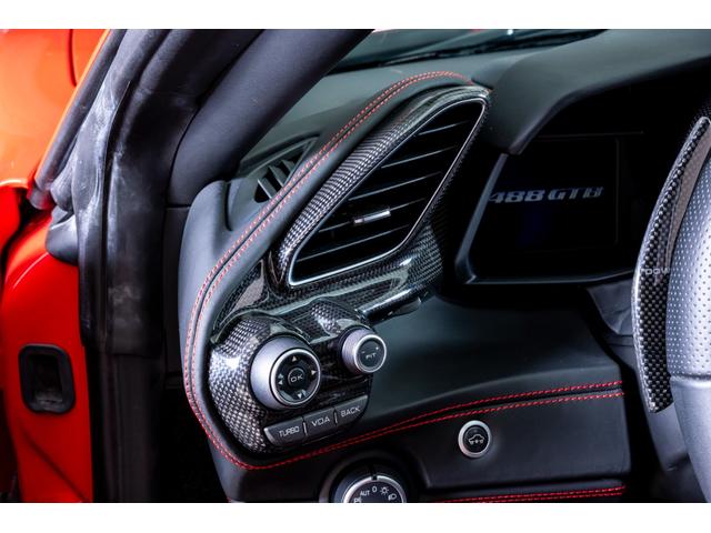 488GTB F1 DCT 認定中古車エクステリアフルカーボン(21枚目)