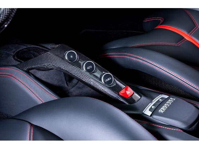 488GTB F1 DCT 認定中古車エクステリアフルカーボン(23枚目)