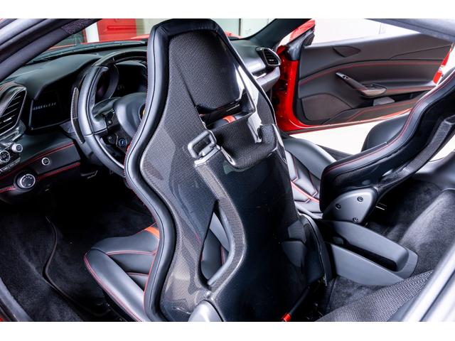 488GTB F1 DCT 認定中古車エクステリアフルカーボン(26枚目)