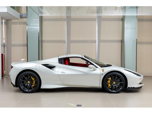 F8スパイダー 認定中古車保証 SpecialColor BiancoItalia 左ハンドル カーボンファイバー(ホイール・フロントスポイラー・アンダードアトリム・サイドスポイラーサイドエアインテークススプリッタ)(7枚目)