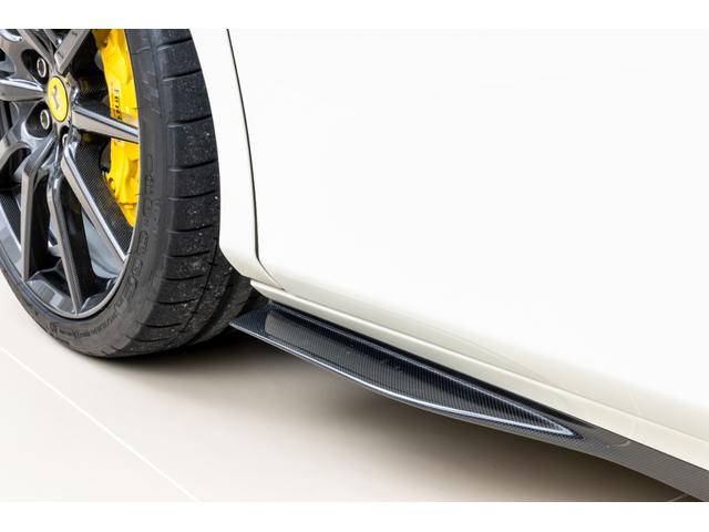 F8スパイダー 認定中古車保証 SpecialColor BiancoItalia 左ハンドル カーボンファイバー(ホイール・フロントスポイラー・アンダードアトリム・サイドスポイラーサイドエアインテークススプリッタ)(16枚目)