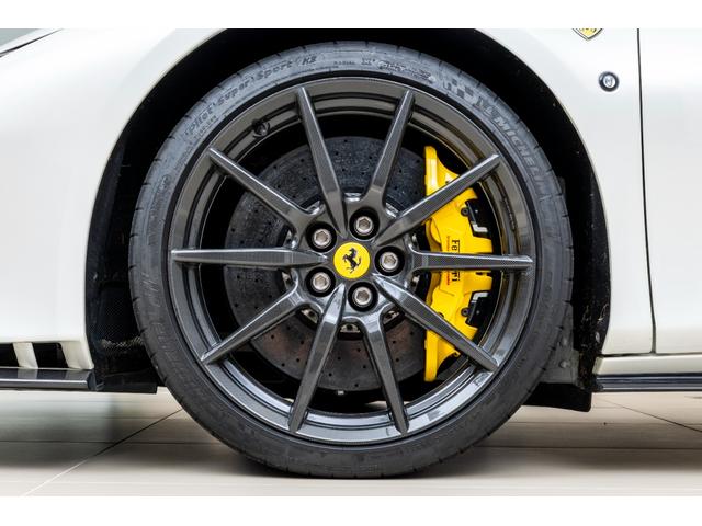 F8スパイダー 認定中古車保証 SpecialColor BiancoItalia 左ハンドル カーボンファイバー(ホイール・フロントスポイラー・アンダードアトリム・サイドスポイラーサイドエアインテークススプリッタ)(17枚目)
