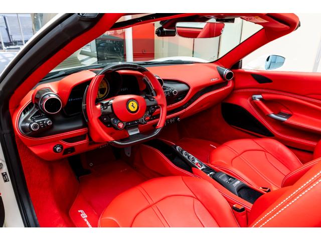 F8スパイダー 認定中古車保証 SpecialColor BiancoItalia 左ハンドル カーボンファイバー(ホイール・フロントスポイラー・アンダードアトリム・サイドスポイラーサイドエアインテークススプリッタ)(21枚目)