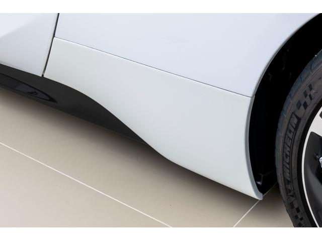 ＳＦ９０ストラダーレ アセットフィオラノ　ＥｘｔｅｎｄｅｄＷａｒｒａｎｔｙ付帯済み　Ｂｉａｎｃｏ　Ｃｅｒｖｉｎｏ　ＡｓｅｔｔｏＦｉｏｒａｎｏパッケージ　左ハンドル　ツートンカラーボディ　ＬＥＤ付きカーボンステアリングホイール（16枚目）