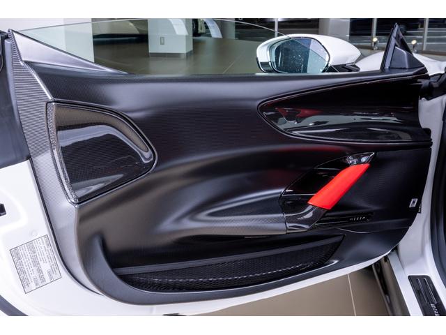 ＳＦ９０ストラダーレ アセットフィオラノ　ＥｘｔｅｎｄｅｄＷａｒｒａｎｔｙ付帯済み　Ｂｉａｎｃｏ　Ｃｅｒｖｉｎｏ　ＡｓｅｔｔｏＦｉｏｒａｎｏパッケージ　左ハンドル　ツートンカラーボディ　ＬＥＤ付きカーボンステアリングホイール（36枚目）