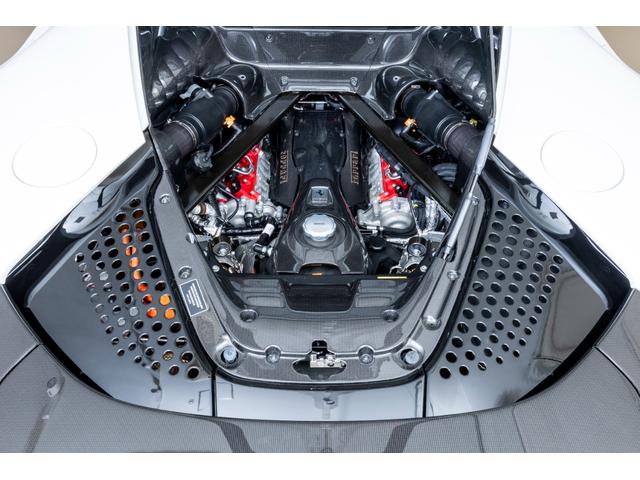 ＳＦ９０ストラダーレ アセットフィオラノ　ＥｘｔｅｎｄｅｄＷａｒｒａｎｔｙ付帯済み　Ｂｉａｎｃｏ　Ｃｅｒｖｉｎｏ　ＡｓｅｔｔｏＦｉｏｒａｎｏパッケージ　左ハンドル　ツートンカラーボディ　ＬＥＤ付きカーボンステアリングホイール（38枚目）