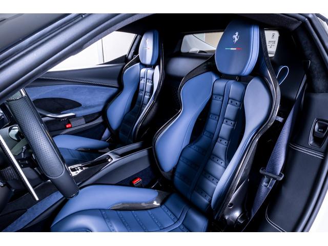 ２９６ＧＴＢ 　新車保証継承　Ｂｉａｎｃｏ　Ｃｅｒｖｉｎｏ　左ハンドル　アルカンターラインナーディティール　サスペンションリフター　ＬＥＤ付きカーボンステアリングホイール　デイトナカーボンファイバーレーシングシート（2枚目）