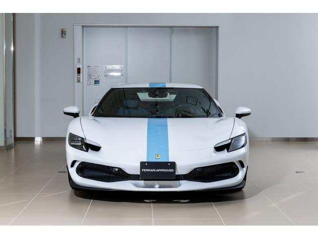 ２９６ＧＴＢ 　新車保証継承　Ｂｉａｎｃｏ　Ｃｅｒｖｉｎｏ　左ハンドル　アルカンターラインナーディティール　サスペンションリフター　ＬＥＤ付きカーボンステアリングホイール　デイトナカーボンファイバーレーシングシート（4枚目）