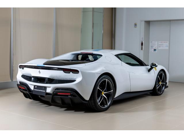 ２９６ＧＴＢ 　新車保証継承　Ｂｉａｎｃｏ　Ｃｅｒｖｉｎｏ　左ハンドル　アルカンターラインナーディティール　サスペンションリフター　ＬＥＤ付きカーボンステアリングホイール　デイトナカーボンファイバーレーシングシート（7枚目）