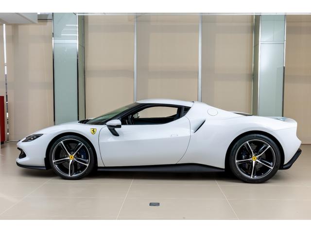 ２９６ＧＴＢ 　新車保証継承　Ｂｉａｎｃｏ　Ｃｅｒｖｉｎｏ　左ハンドル　アルカンターラインナーディティール　サスペンションリフター　ＬＥＤ付きカーボンステアリングホイール　デイトナカーボンファイバーレーシングシート（10枚目）