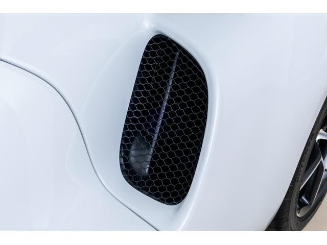 ２９６ＧＴＢ 　新車保証継承　Ｂｉａｎｃｏ　Ｃｅｒｖｉｎｏ　左ハンドル　アルカンターラインナーディティール　サスペンションリフター　ＬＥＤ付きカーボンステアリングホイール　デイトナカーボンファイバーレーシングシート（15枚目）