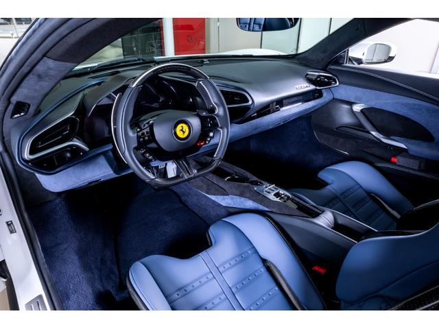 ２９６ＧＴＢ 　新車保証継承　Ｂｉａｎｃｏ　Ｃｅｒｖｉｎｏ　左ハンドル　アルカンターラインナーディティール　サスペンションリフター　ＬＥＤ付きカーボンステアリングホイール　デイトナカーボンファイバーレーシングシート（20枚目）