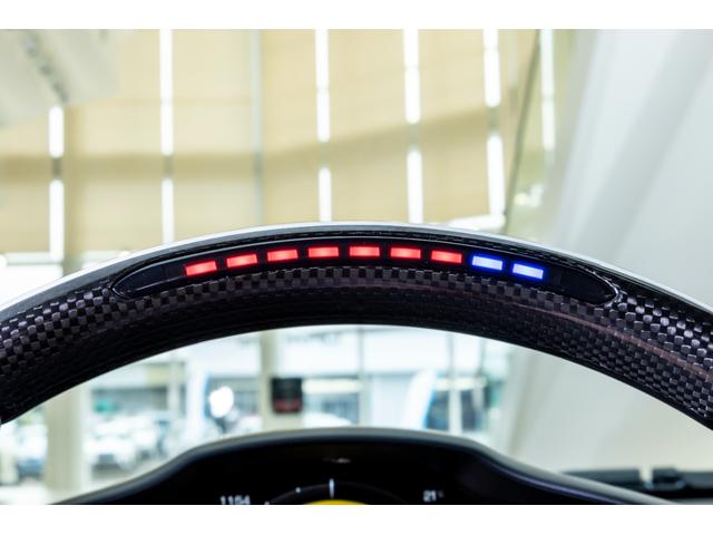 ２９６ＧＴＢ 　新車保証継承　Ｂｉａｎｃｏ　Ｃｅｒｖｉｎｏ　左ハンドル　アルカンターラインナーディティール　サスペンションリフター　ＬＥＤ付きカーボンステアリングホイール　デイトナカーボンファイバーレーシングシート（22枚目）