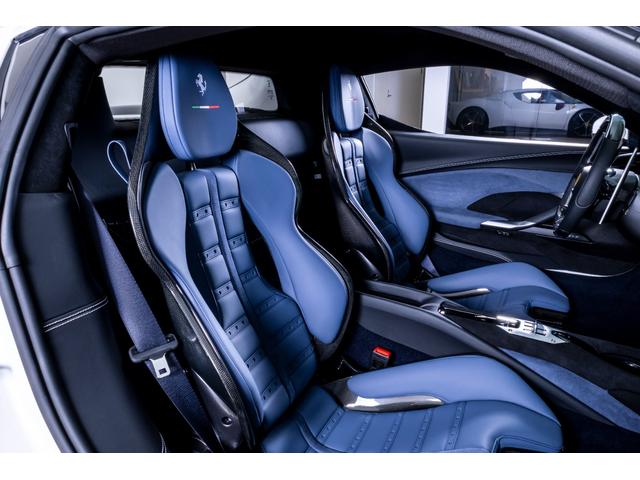 ２９６ＧＴＢ 　新車保証継承　Ｂｉａｎｃｏ　Ｃｅｒｖｉｎｏ　左ハンドル　アルカンターラインナーディティール　サスペンションリフター　ＬＥＤ付きカーボンステアリングホイール　デイトナカーボンファイバーレーシングシート（29枚目）