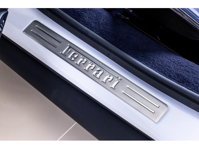 ２９６ＧＴＢ 　新車保証継承　Ｂｉａｎｃｏ　Ｃｅｒｖｉｎｏ　左ハンドル　アルカンターラインナーディティール　サスペンションリフター　ＬＥＤ付きカーボンステアリングホイール　デイトナカーボンファイバーレーシングシート（30枚目）