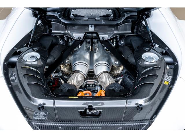 ２９６ＧＴＢ 　新車保証継承　Ｂｉａｎｃｏ　Ｃｅｒｖｉｎｏ　左ハンドル　アルカンターラインナーディティール　サスペンションリフター　ＬＥＤ付きカーボンステアリングホイール　デイトナカーボンファイバーレーシングシート（32枚目）