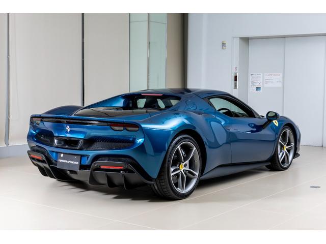 296GTB ベースグレード 新車保証継承 Blu Abu Dhabi 右ハンドル車 カーボンファーバーアッパートンネル・サスペンションリフター・LED付きカーボンファイバーステアリングホイール・カーボンファイバーレーシングシート(7枚目)