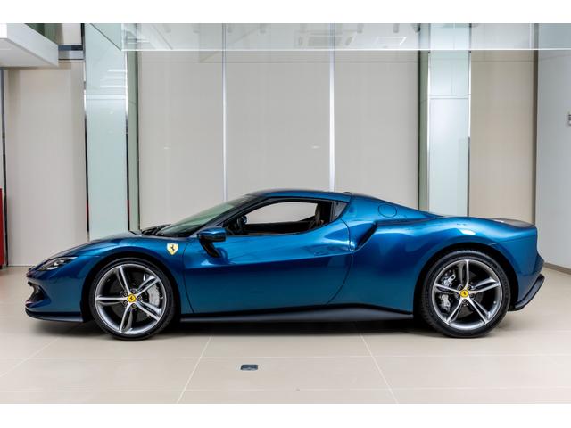 296GTB ベースグレード 新車保証継承 Blu Abu Dhabi 右ハンドル車 カーボンファーバーアッパートンネル・サスペンションリフター・LED付きカーボンファイバーステアリングホイール・カーボンファイバーレーシングシート(10枚目)