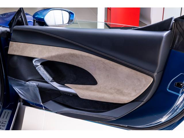 296GTB ベースグレード 新車保証継承 Blu Abu Dhabi 右ハンドル車 カーボンファーバーアッパートンネル・サスペンションリフター・LED付きカーボンファイバーステアリングホイール・カーボンファイバーレーシングシート(30枚目)