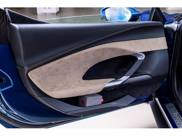 296GTB ベースグレード 新車保証継承 Blu Abu Dhabi 右ハンドル車 カーボンファーバーアッパートンネル・サスペンションリフター・LED付きカーボンファイバーステアリングホイール・カーボンファイバーレーシングシート(31枚目)