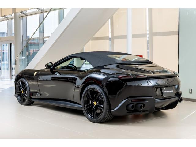 ローマスパイダー 　新車保証継承　ＮｅｒｏＤＳ　左ハンドル車　デイトナスタイルシート　フロントレーダーＡＣＣ　ＬＥＤ付きカーボンステアリングホイール　２０インチクローム仕上鍛造スポーツホイール　ベンチレーテッド電動シート（4枚目）