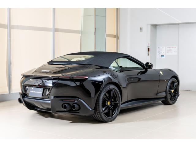 ローマスパイダー 　新車保証継承　ＮｅｒｏＤＳ　左ハンドル車　デイトナスタイルシート　フロントレーダーＡＣＣ　ＬＥＤ付きカーボンステアリングホイール　２０インチクローム仕上鍛造スポーツホイール　ベンチレーテッド電動シート（10枚目）