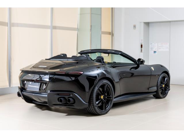 ローマスパイダー 　新車保証継承　ＮｅｒｏＤＳ　左ハンドル車　デイトナスタイルシート　フロントレーダーＡＣＣ　ＬＥＤ付きカーボンステアリングホイール　２０インチクローム仕上鍛造スポーツホイール　ベンチレーテッド電動シート（11枚目）